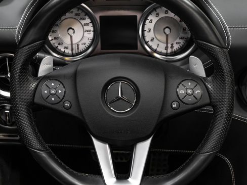 Used 2012 Mercedes-Benz SLS AMG Roadster image 11