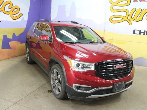 Used 2019 GMC Acadia SLT w/ LPO, Black Accent Package AWD/4WD image 2