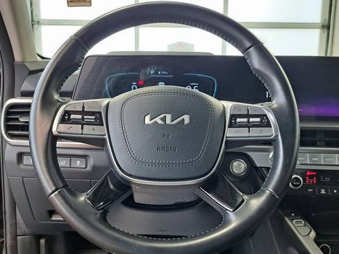 Used 2025 Kia Telluride S FWD image 10