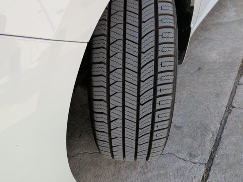 Used 2024 Nissan Sentra SV image 11