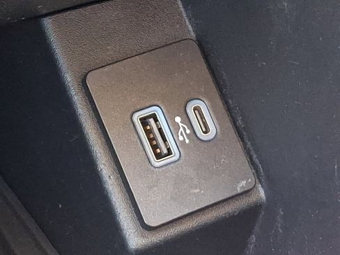 Used 2022 Ford Edge SEL w/ Convenience Package image 26