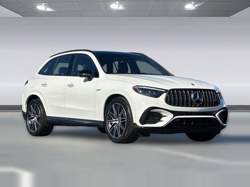 Used 2025 Mercedes-Benz GLC 43 AMG 4MATIC image 5