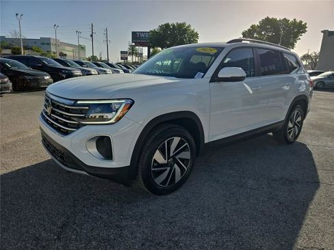 Used 2025 Volkswagen Atlas SE w/ Panoramic Sunroof Package image 8