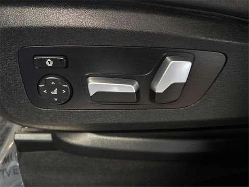 Certified 2022 BMW X5 xDrive45e w/ M Sport Package image 25