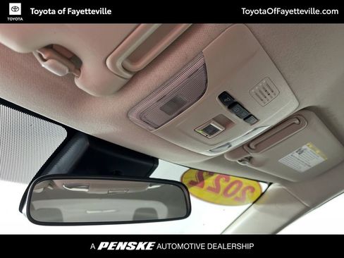 Used 2022 Toyota Corolla LE image 22