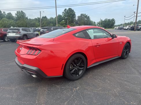 Used 2025 Ford Mustang GT RWD image 3