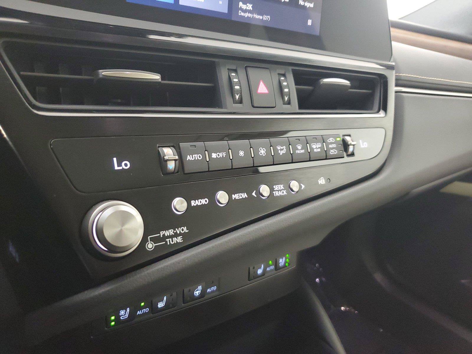 Used 2024 Lexus ES 350 w/ Premium Package FWD image 29