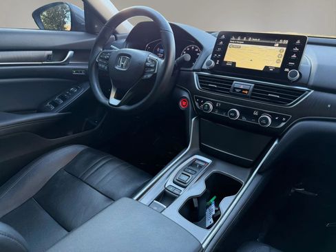 Used 2019 Honda Accord Touring image 25