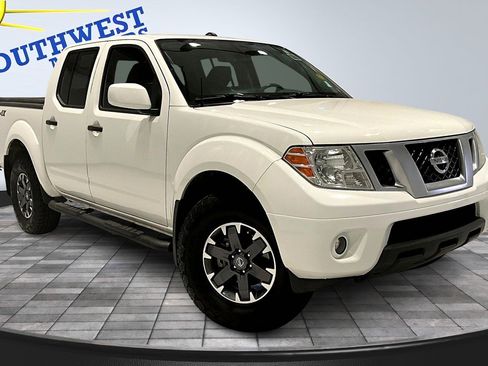 Used 2019 Nissan Frontier PRO-4X image 3