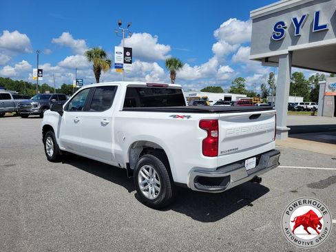 Used 2021 Chevrolet Silverado 1500 LT AWD/4WD image 3