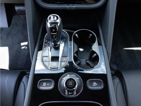 Certified 2024 Bentley Bentayga Extended Wheelbase image 29