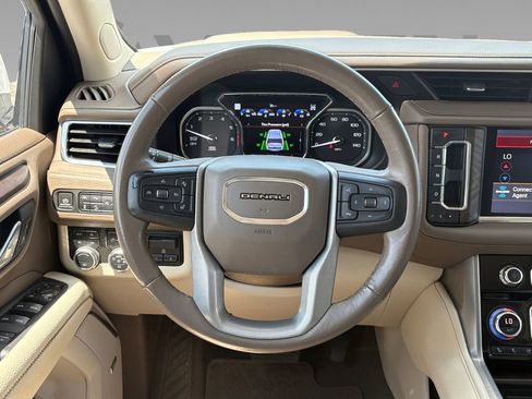 Used 2021 GMC Yukon Denali w/ Denali Ultimate Package AWD/4WD image 12