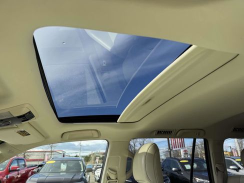 Used 2019 Lexus GX 460 Premium w/ Premium Package image 28