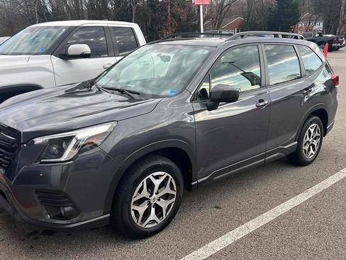 Used 2022 Subaru Forester Premium image 3