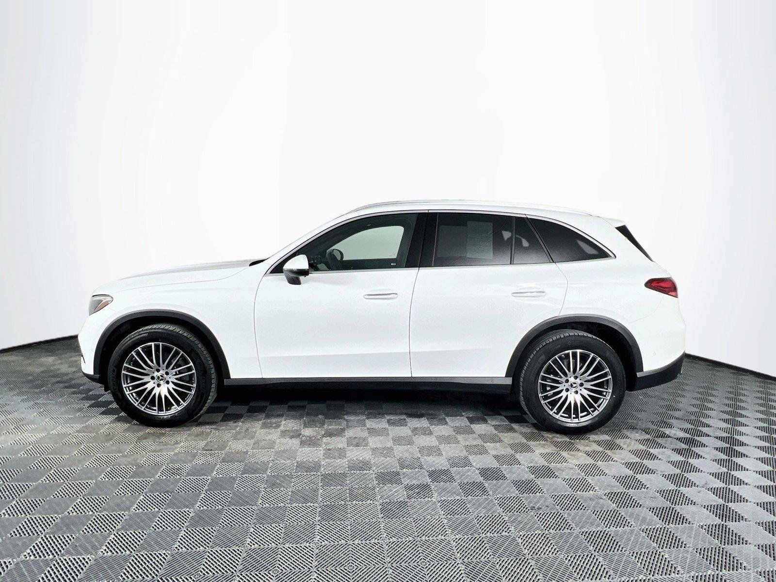 Certified 2026 Mercedes-Benz GLC 300 4MATIC image 3
