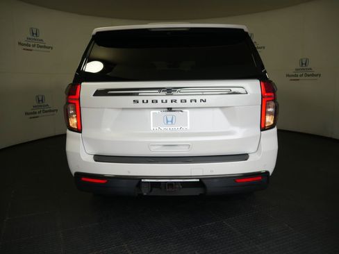 Used 2021 Chevrolet Suburban Z71 w/ Luxury Package AWD/4WD image 9
