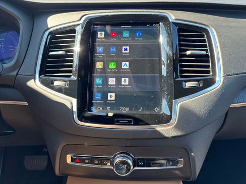 Certified 2024 Volvo XC90 T8 Ultimate w/ Protection Package Premier image 11