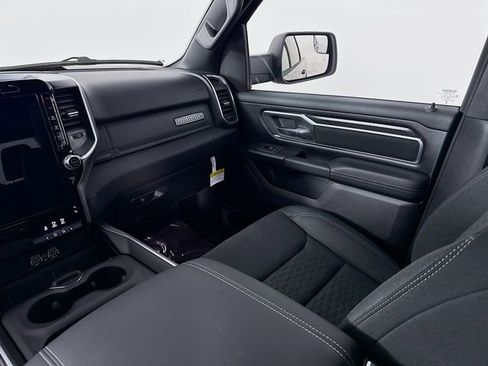 New 2026 RAM 1500 4x4 Crew Cab image 23