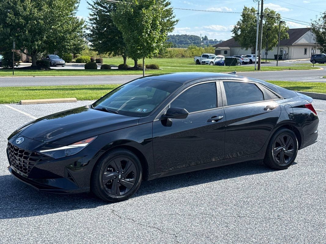 Used 2022 Hyundai Elantra SEL FWD image 4