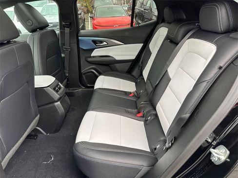 New 2026 Chevrolet Equinox EV LT image 19