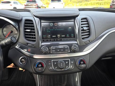 Used 2020 Chevrolet Impala LT w/ LT Convenience Package FWD image 27