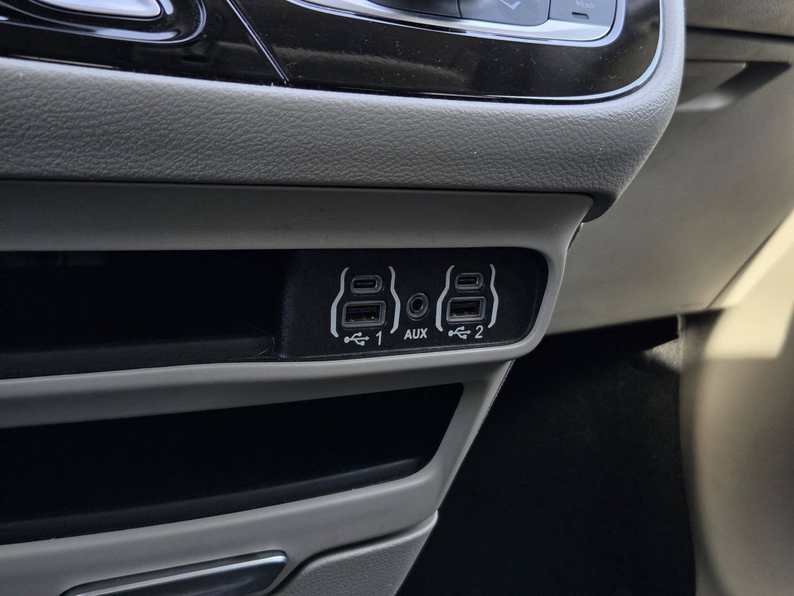 Used 2023 Chrysler Voyager LX FWD image 20