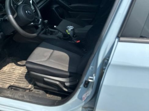 Used 2019 Subaru Crosstrek 2.0i AWD/4WD image 2