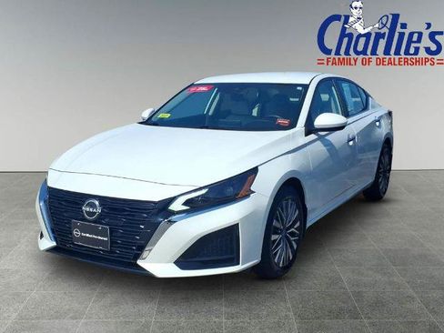 Certified 2023 Nissan Altima 2.5 SV AWD/4WD image 1