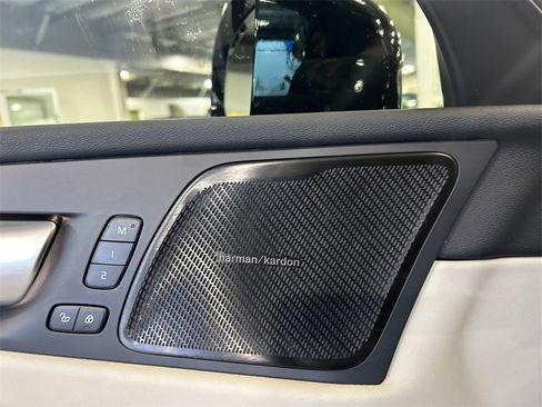 Certified 2023 Volvo XC60 T8 Plus w/ Climate Package image 21