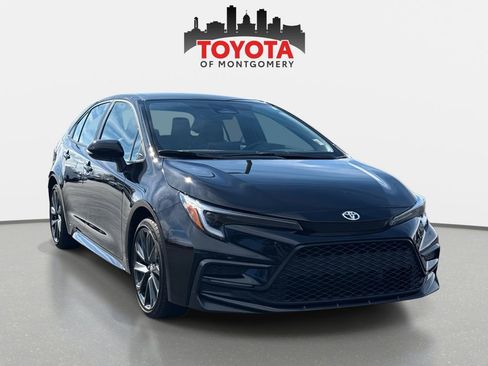 Used 2025 Toyota Corolla SE image 1
