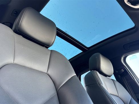 Used 2020 Porsche Macan image 20