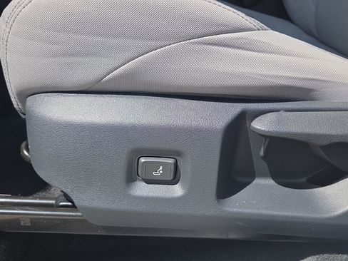 Used 2024 Toyota Tacoma SR5 RWD image 10