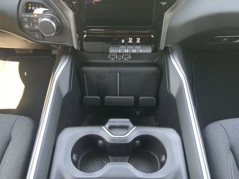 New 2026 RAM 1500 4x4 Crew Cab image 21