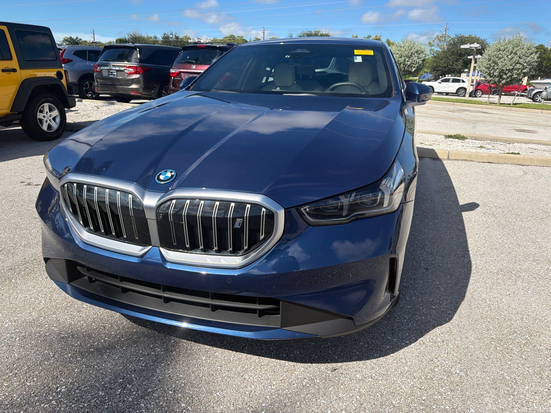 Used 2024 BMW i5 eDrive40i w/ Premium Package RWD image 2
