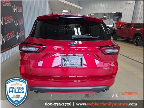 Used 2024 Ford Escape ST-Line w/ Tech Pack #1 AWD/4WD image 5