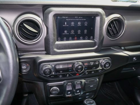 Used 2021 Jeep Wrangler Sport AWD/4WD image 17