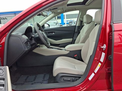 Certified 2025 Honda Accord SE image 14