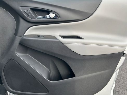 Used 2020 Chevrolet Equinox Premier image 25