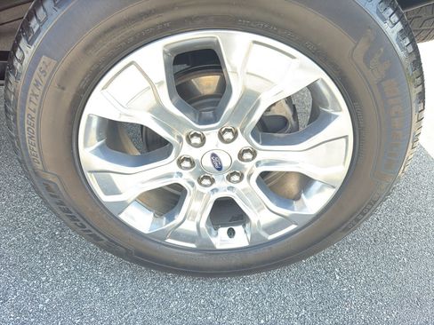 Used 2022 Ford F150 Platinum w/ Equipment Group 701A High AWD/4WD image 38