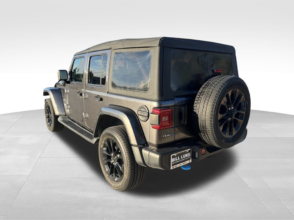 Used 2023 Jeep Wrangler Unlimited Sahara w/ Cold Weather Group AWD/4WD image 9