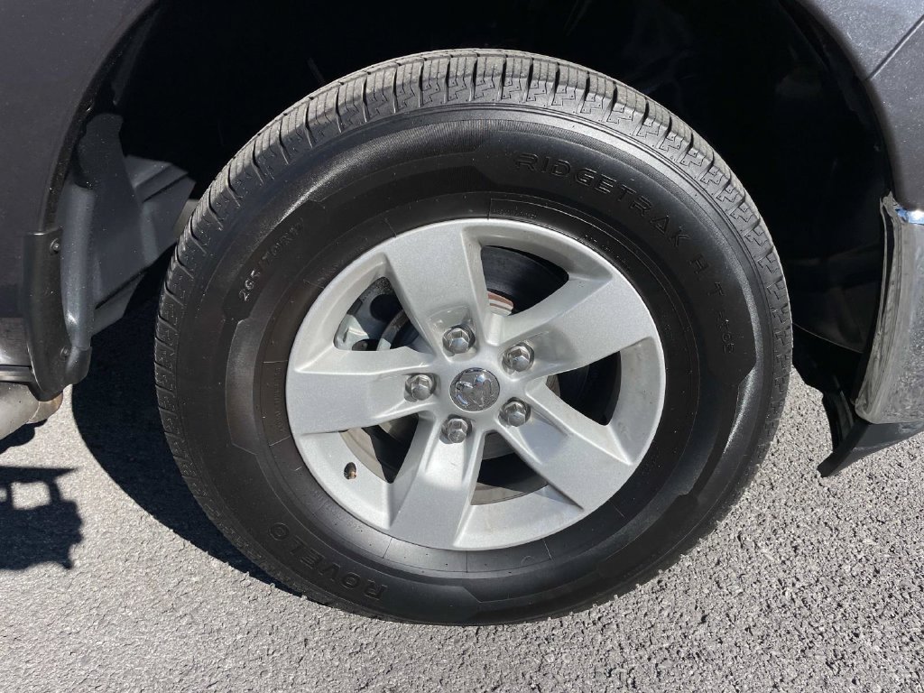 Used 2016 RAM 1500 Classic SLT AWD/4WD image 32