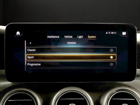 Used 2021 Mercedes-Benz GLC 300 4MATIC image 28
