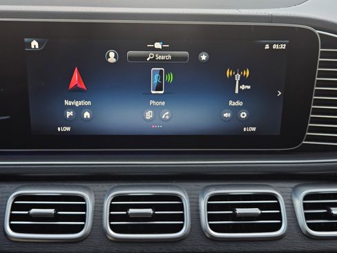 Certified 2025 Mercedes-Benz GLS 450 4MATIC image 17