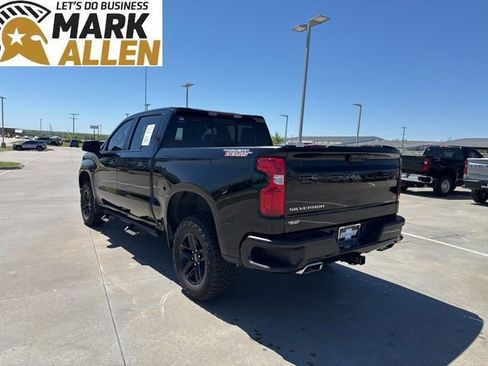 Used 2024 Chevrolet Silverado 1500 LT Trail Boss w/ Convenience Package II image 4