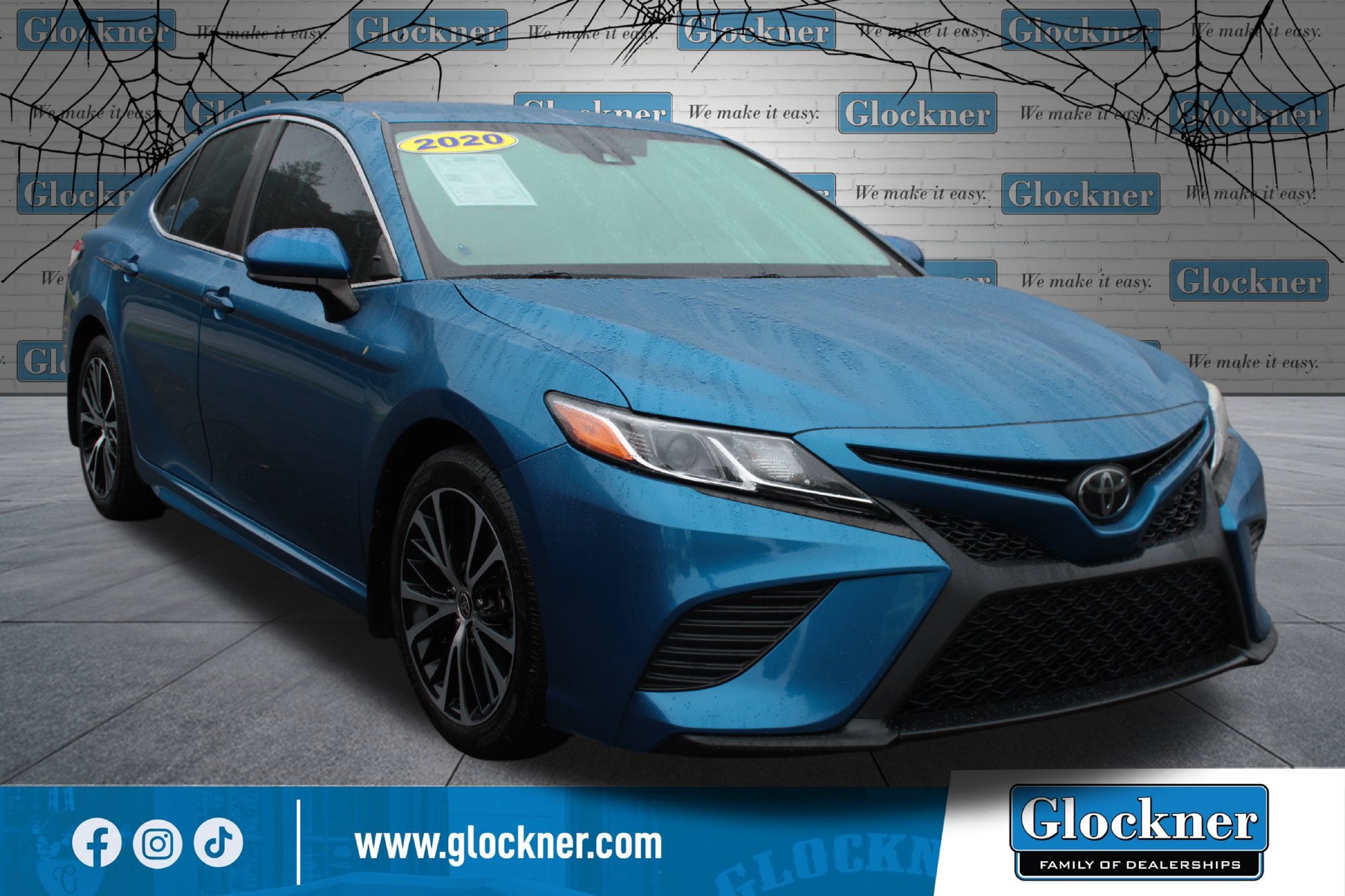 Used 2020 Toyota Camry SE FWD image 3