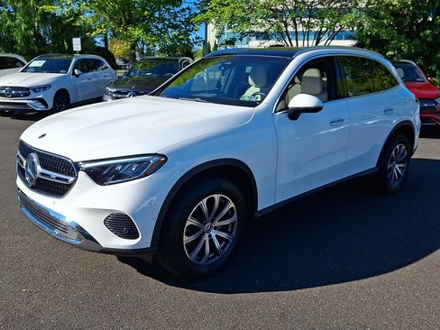Used 2026 Mercedes-Benz GLC 300 4MATIC image 3