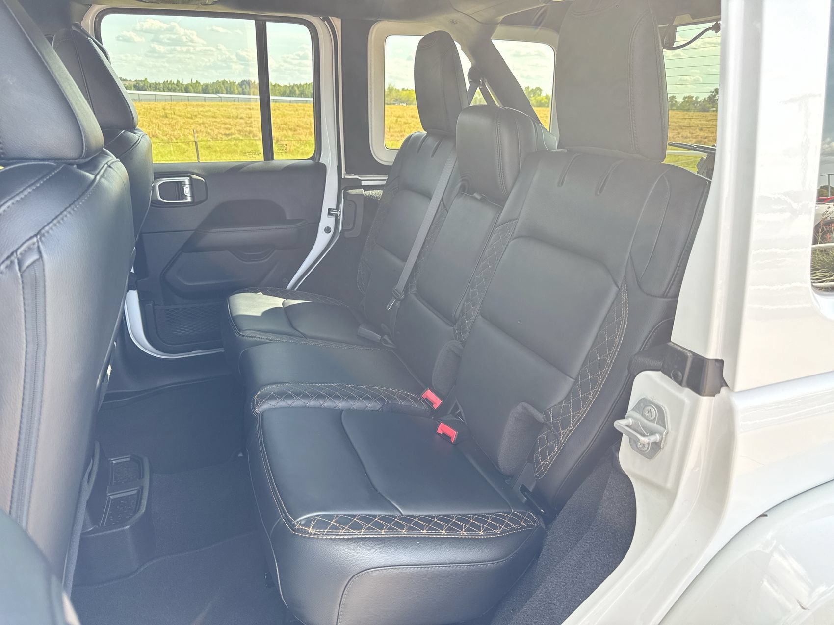 Used 2021 Jeep Wrangler Unlimited Sahara AWD/4WD image 23