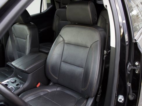 Used 2020 Chevrolet Traverse Premier image 13