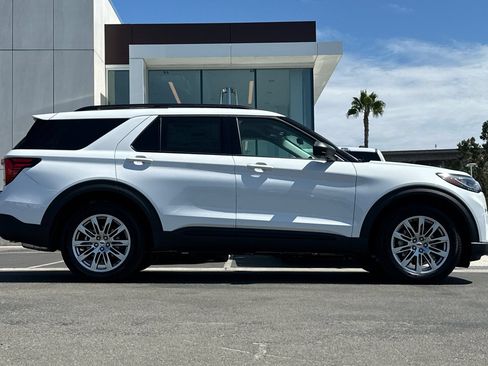 New 2026 Ford Explorer Active w/ Active Comfort Package AWD/4WD image 2