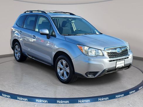 Used 2016 Subaru Forester 2.5i Premium w/ All-Weather Package AWD/4WD image 4